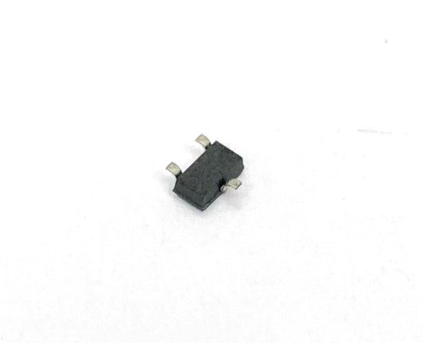NPN チップトランジスタ 30V 500mA 150mW (50個入) □限定特価品 NPN チップトランジスタ 30V 500mA 150mW (50個入) □限定特価品