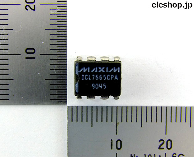デュアル過/低電圧検出付マイクロプロセッサ電圧モニタ
