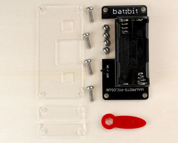 【販売終了】PIMORONI bat:bit battery case for micro:bit / マイクロビット バッテリーケース 単4×2 PPMB00107